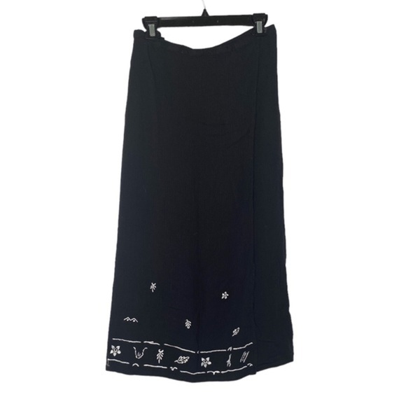 dBLine Embroidered Floral Maxi Skirt Set (Size: 1X, Color: Black/White) - Picture 6 of 9